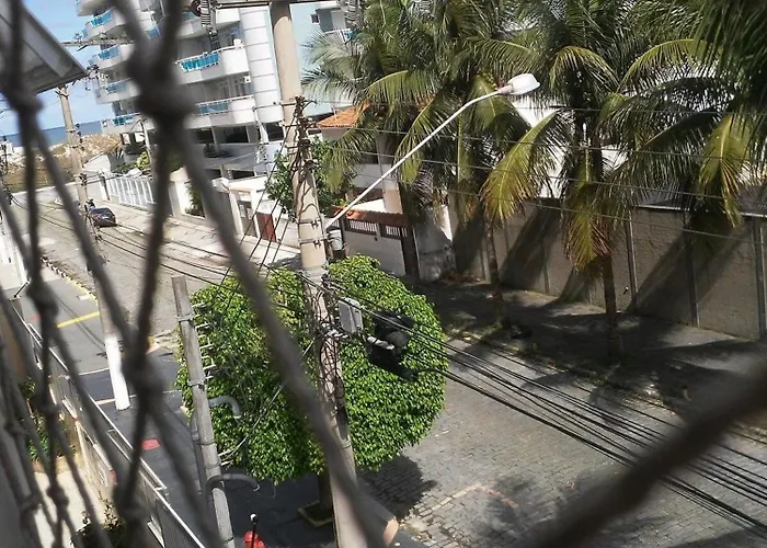 50 M Da Praia Do Forte Cabo Frio Rj, 2 Quartos Sendo Que 1 Com Ar Condicionado, Cozinha, 2 Banheiros, Garagem Wi Fi